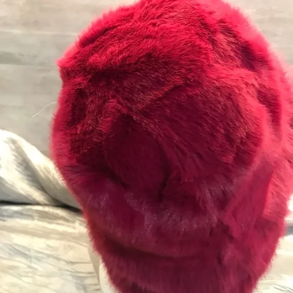 Luxurious Pink Faux Fur Hat - Picture 8 of 10